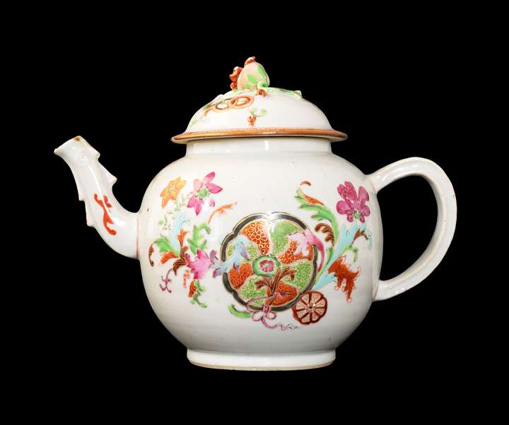 GG: Chinese export porcelain famille rose teapot with a pseudo tobacco leaf pattern